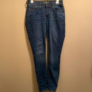Universal thread curvy jeans